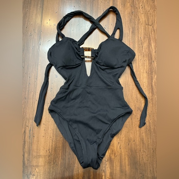 Becca Modern Edge One Piece Swimsuit Size Medium Black Modest Beach Pool Resort - Picture 3 of 14
